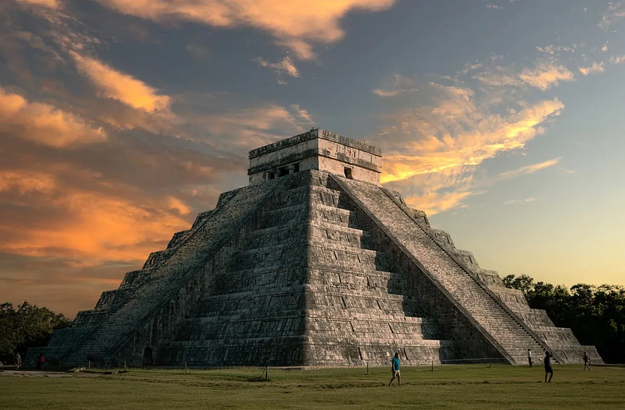 El Castillo au coucher du soleil
