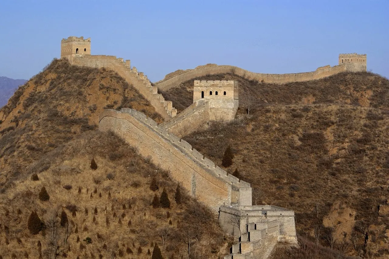 Tours de guet le long d’un tronçon restauré de la Grande Muraille