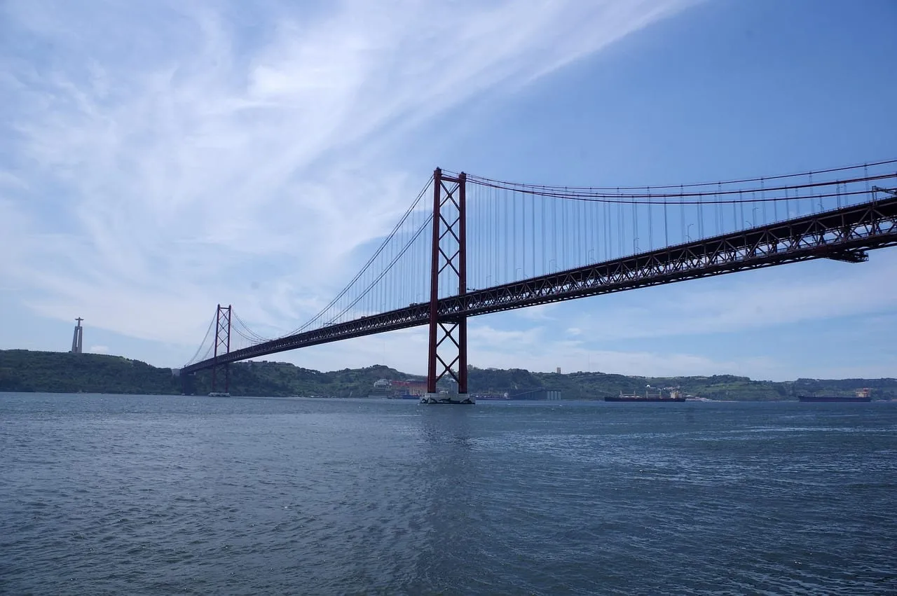 Le pont du 25-Avril au-dessus du Tage