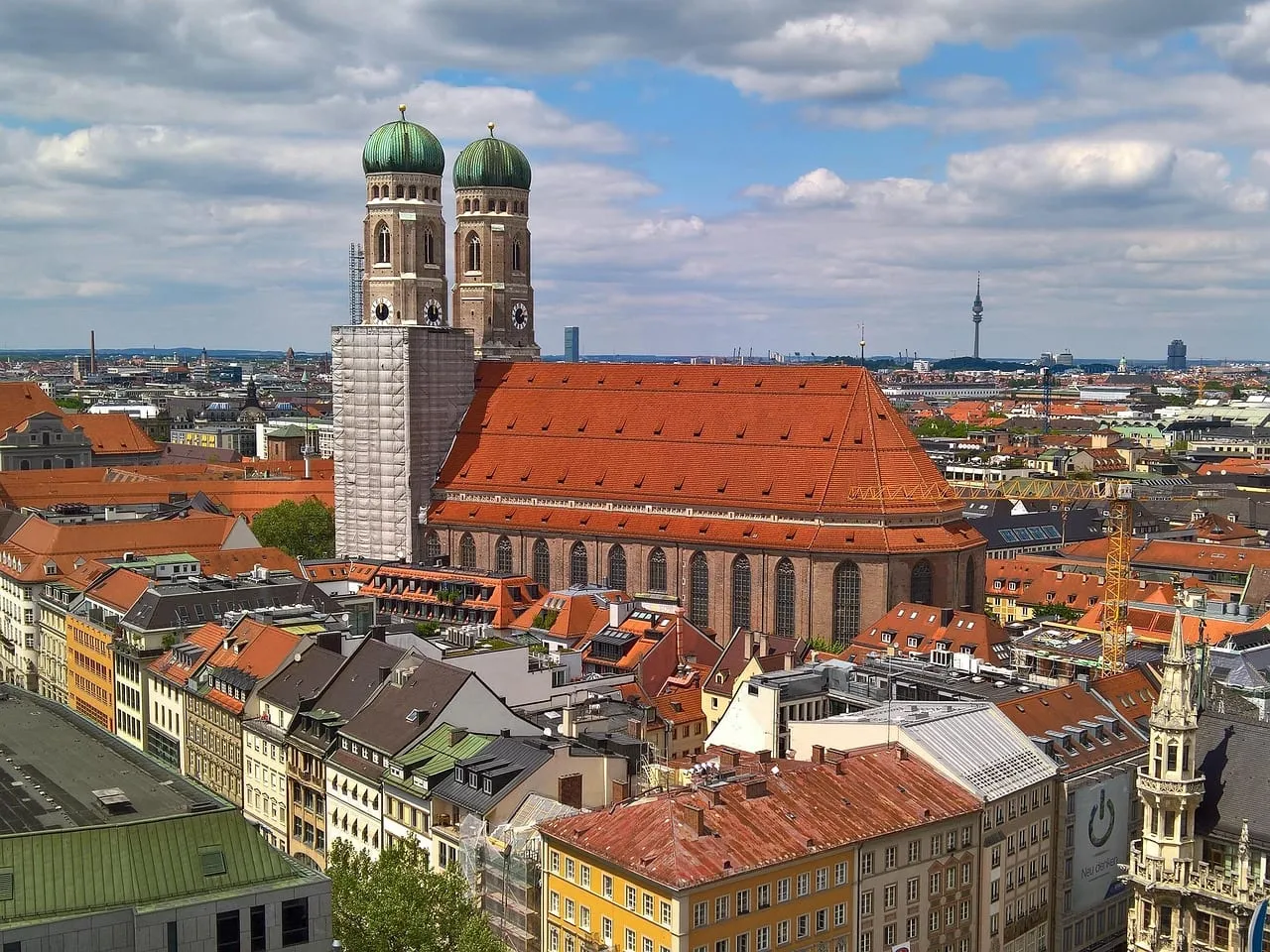La Frauenkirche et les toits de la vieille ville vus d’en haut