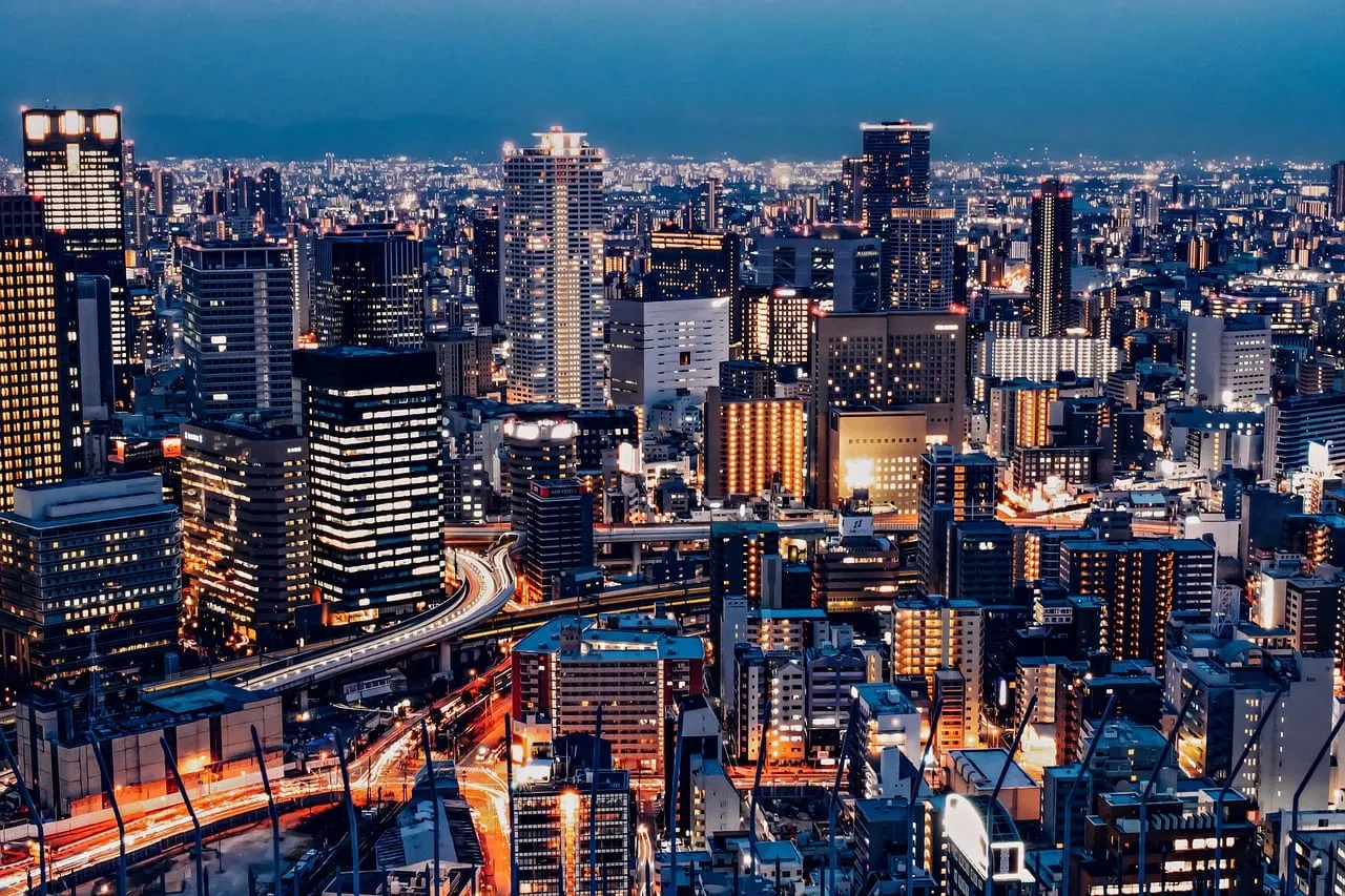 Les gratte-ciel d’Osaka illuminés la nuit