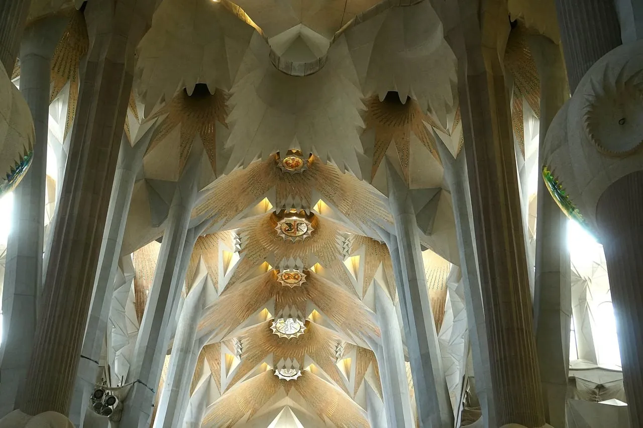 La voûte de la nef de la Sagrada Família